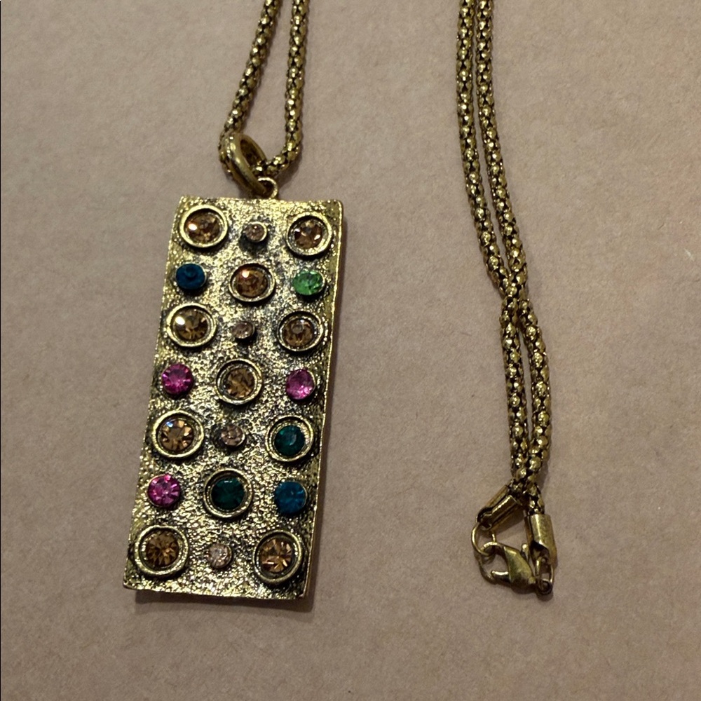 Fabulous Goldtone Rectangular Pendant Necklace Wi… - image 3